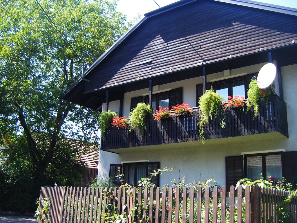 Guest House Kmetija Dane Ngoại thất bức ảnh